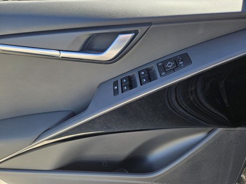 New 2025 Kia Niro EX image 8