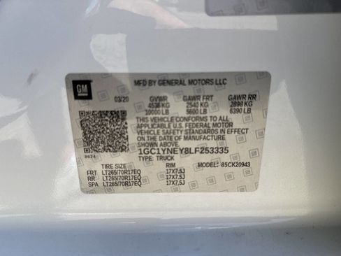 Used 2020 Chevrolet Silverado 2500 LT w/ Convenience Package image 19