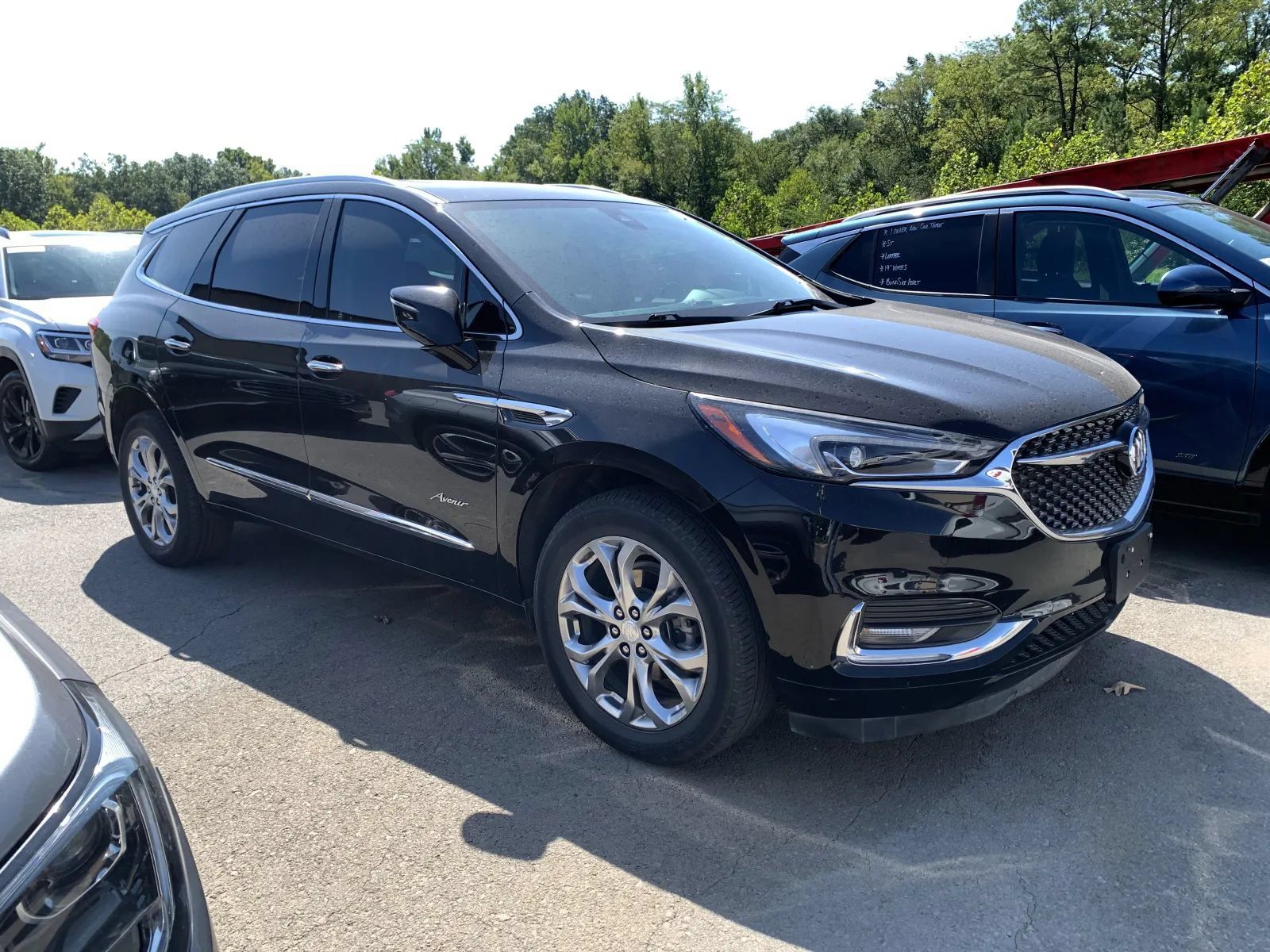 Used 2021 Buick Enclave Avenir FWD image 1