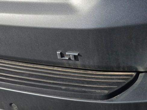 Used 2025 Chevrolet Suburban LT image 7