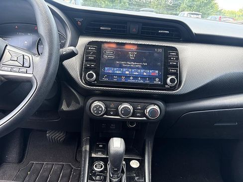 Certified 2023 Nissan Kicks SV FWD image 17