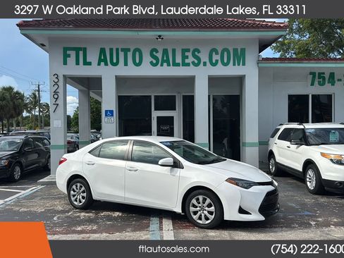Used 2018 Toyota Corolla LE FWD image 12