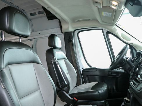 Used 2024 RAM ProMaster 2500 w/ Convenience Group FWD image 25