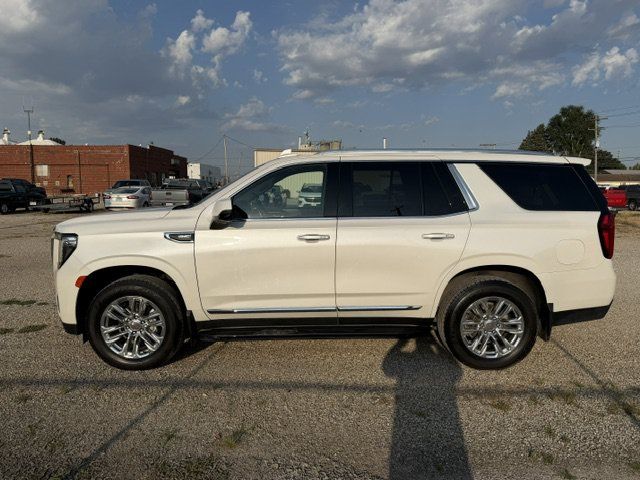 Used 2022 GMC Yukon SLT w/ SLT Premium Package AWD/4WD image 2