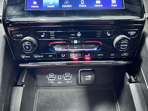 Used 2024 Jeep Grand Cherokee Altitude image 16