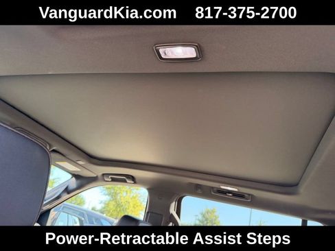 Used 2024 Chevrolet Suburban High Country AWD/4WD image 28