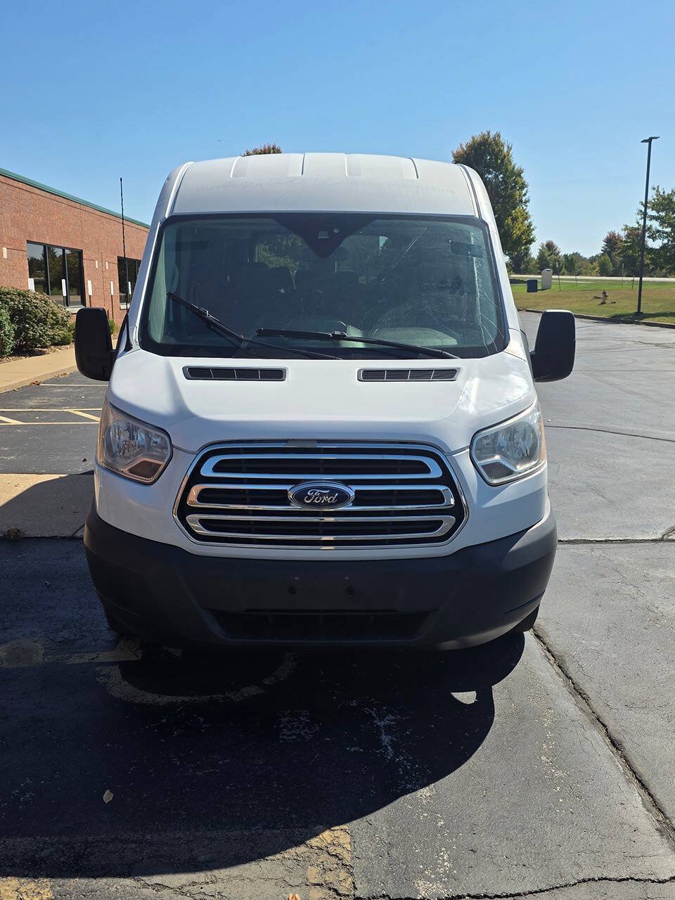 Used 2017 Ford Transit 350 XLT RWD image 3