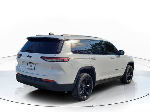 Used 2024 Jeep Grand Cherokee L Altitude AWD/4WD image 4