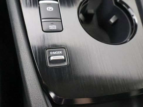 Used 2025 Nissan Rogue SV FWD image 41