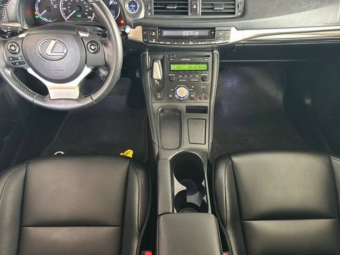 Used 2017 Lexus CT 200h FWD image 10