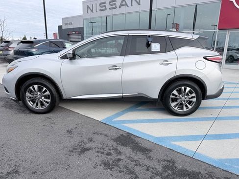 Certified 2018 Nissan Murano SV image 2