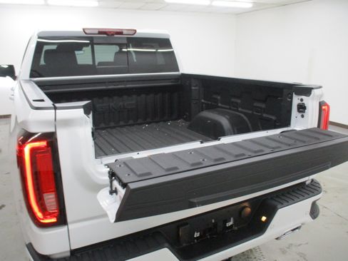 New 2026 GMC Sierra 1500 AT4 w/ AT4 Premium Package AWD/4WD image 12