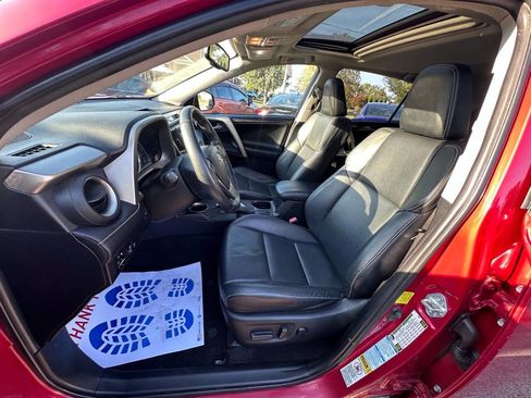 Used 2015 Toyota RAV4 Limited image 10