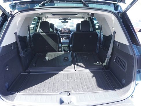 New 2026 Nissan Pathfinder Platinum image 8