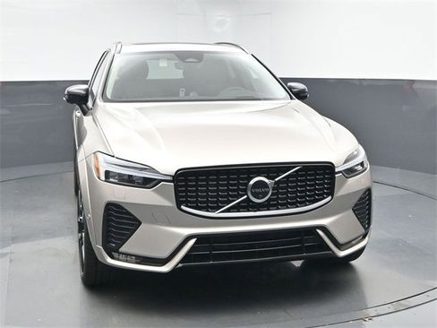 Used 2024 Volvo XC60 B5 Ultimate w/ Protection Package Premier image 2