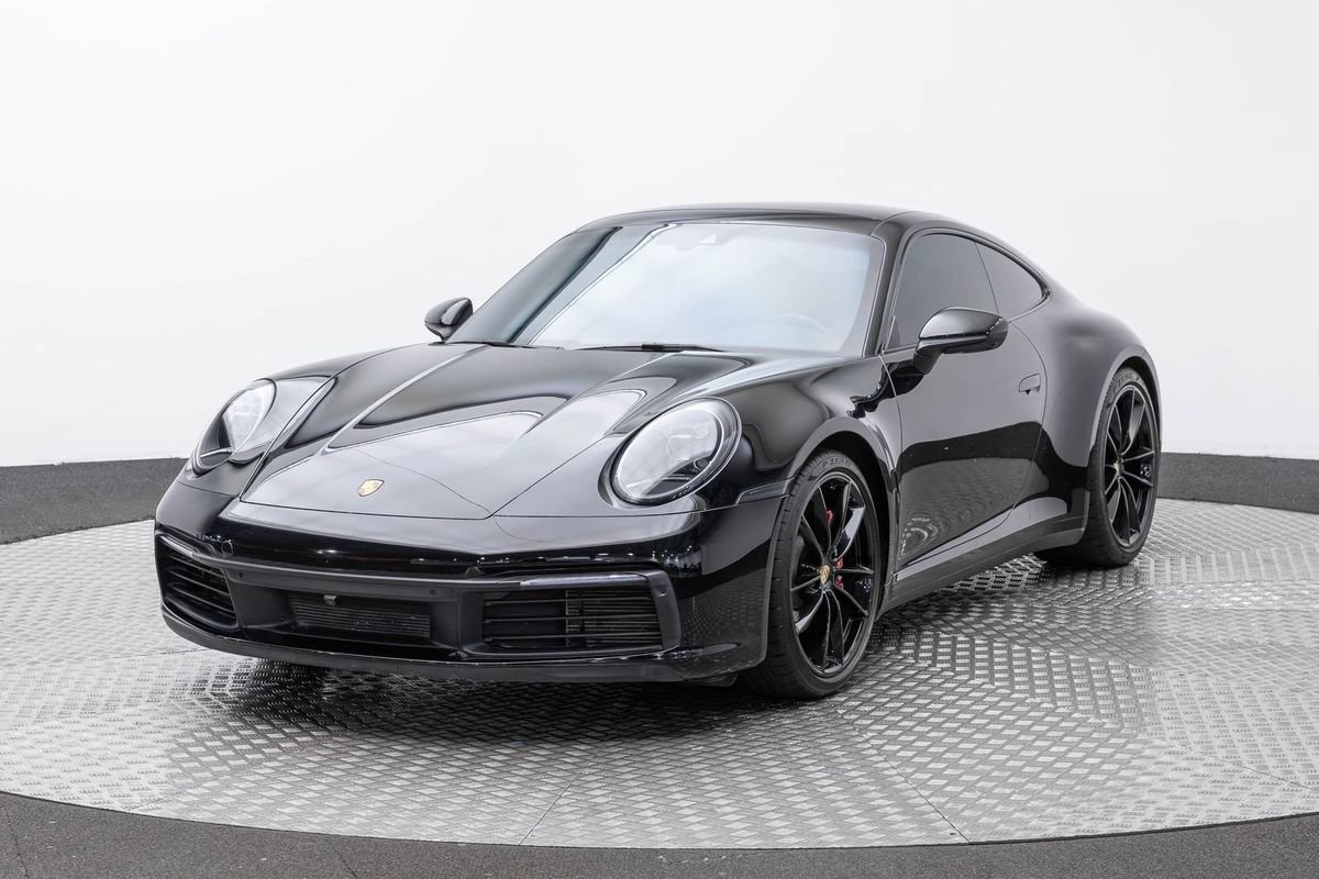 Used 2022 Porsche 911 Carrera RWD image 2