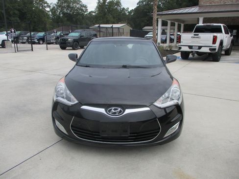 Used 2017 Hyundai Veloster Value Edition FWD image 5