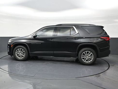Used 2023 Chevrolet Traverse LT FWD image 2