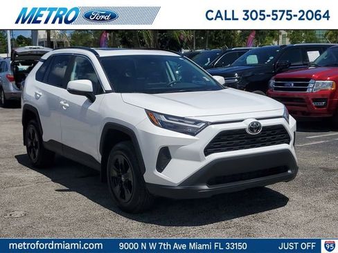Used 2025 Toyota RAV4 XLE w/ Convenience Package FWD image 1