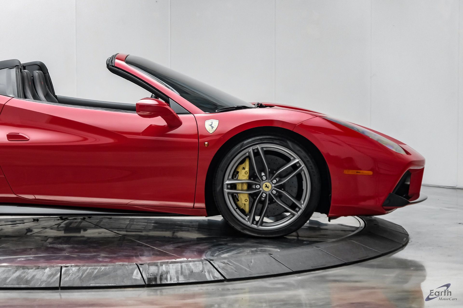 Used 2018 Ferrari 488 Spider RWD image 30