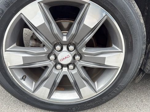 Used 2017 GMC Acadia SLT AWD/4WD image 12