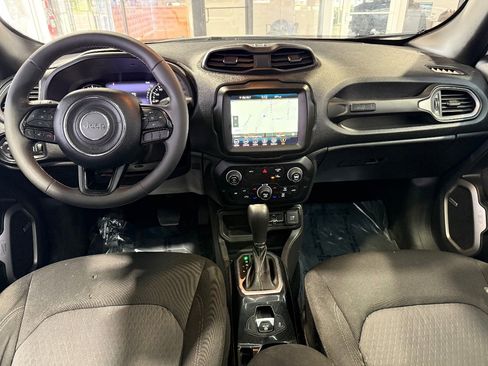 Used 2021 Jeep Renegade Latitude w/ Sun & Sound Group FWD image 22