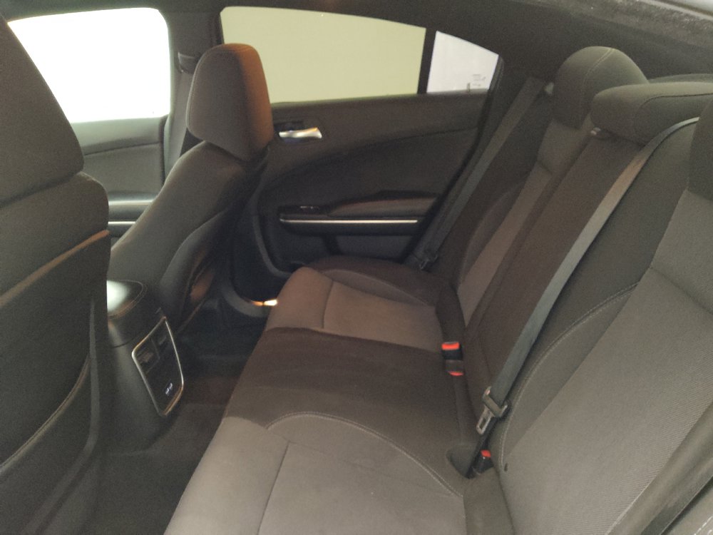 Used 2015 Dodge Charger SE RWD image 18