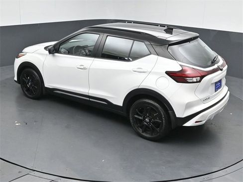 Used 2023 Nissan Kicks SR image 47