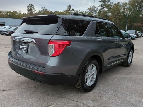 Used 2021 Ford Explorer XLT image 5