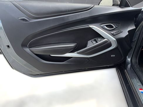 Used 2017 Chevrolet Camaro SS RWD image 12