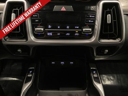 Used 2022 Kia Sorento S FWD image 36