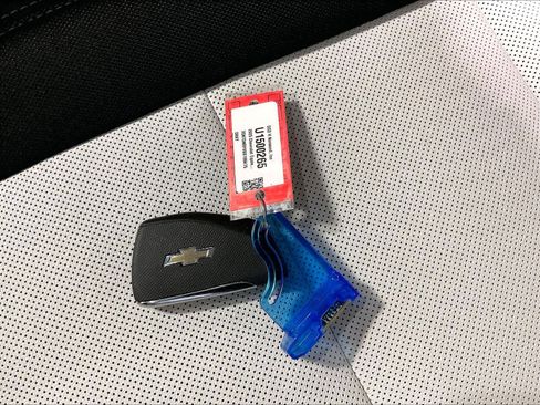 Used 2025 Chevrolet Equinox EV LT image 30