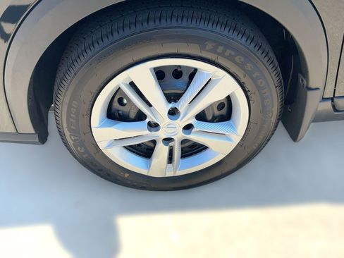 New 2025 Nissan Kicks Play S image 12