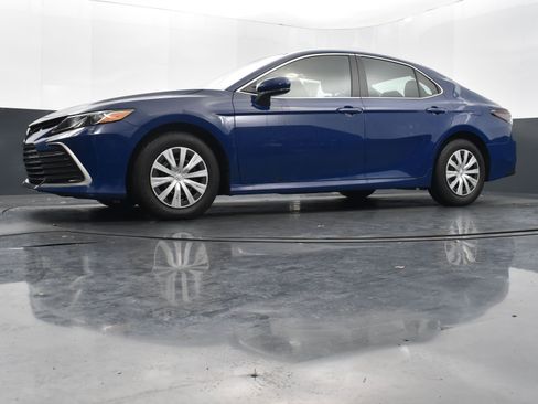 Used 2023 Toyota Camry LE image 36