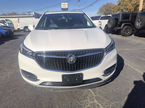 Used 2020 Buick Enclave Essence w/ Sound and Sites Package image 8