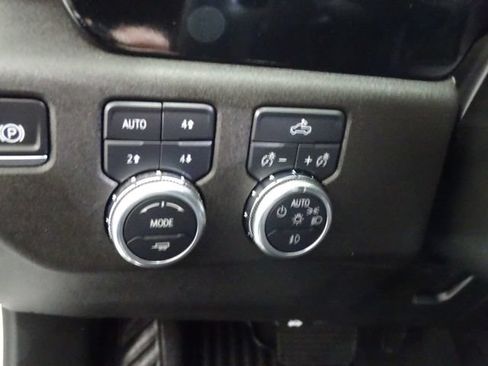 Certified 2024 GMC Sierra 1500 Elevation w/ X31 Off-Road Package AWD/4WD image 11