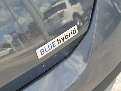 Used 2025 Hyundai Elantra Hybrid FWD image 8