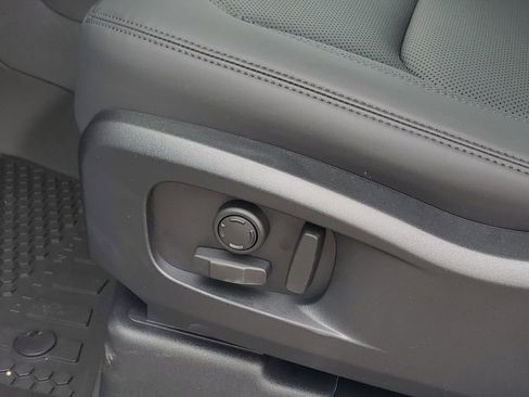 New 2026 Land Rover Defender 110 S image 10