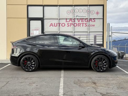 Used 2023 Tesla Model Y Performance image 5