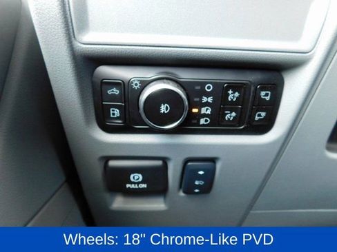 Used 2025 Ford F150 Lariat w/ Equipment Group 501A Mid image 25