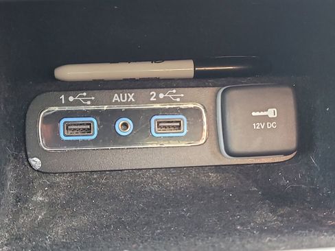 Used 2019 Jeep Grand Cherokee Laredo w/ 18" Wheel & 8.4" Radio Group image 24