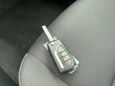 Used 2023 Toyota Corolla LE image 4