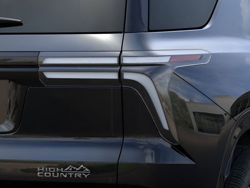 New 2026 Chevrolet Traverse High Country w/ LPO, Floor Liner Package image 11
