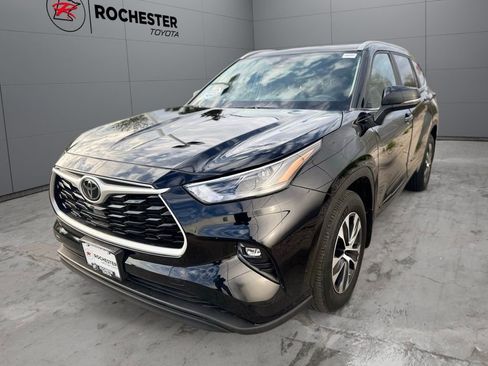 Used 2023 Toyota Highlander XLE AWD/4WD image 36