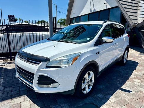 Used 2016 Ford Escape SE w/ Equipment Group 201A image 5