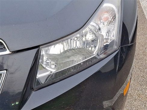 Used 2014 Chevrolet Cruze LS image 4