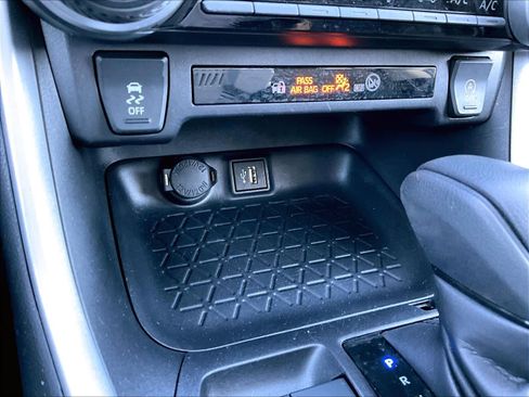 Certified 2025 Toyota RAV4 LE image 26