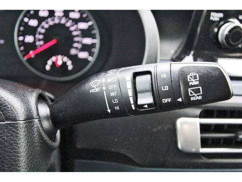 Used 2021 Kia Seltos S FWD image 17