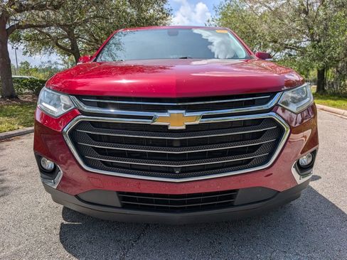 Used 2021 Chevrolet Traverse LT w/ LT Premium Package image 2
