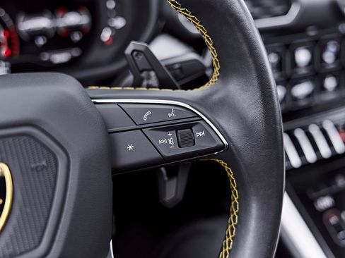 Used 2022 Lamborghini Urus AWD/4WD image 69